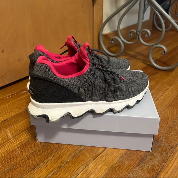 SOREL Grey Womens Sneakers Size 10 - Picture 7 of 11